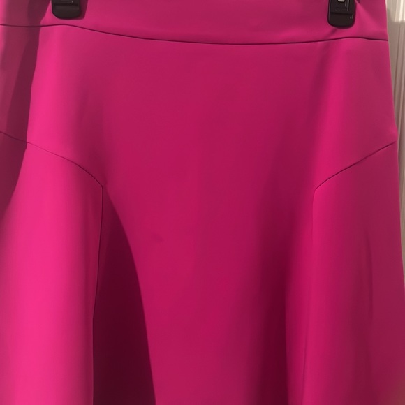 Women’s cute and sexy mini in fuchsia size 10 - Picture 4 of 5